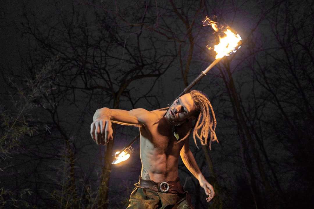 Musica e fuoco: sabato sera magico con La compagnia del Niño